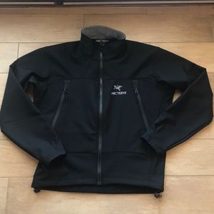 ARC’TERYX black jacket large